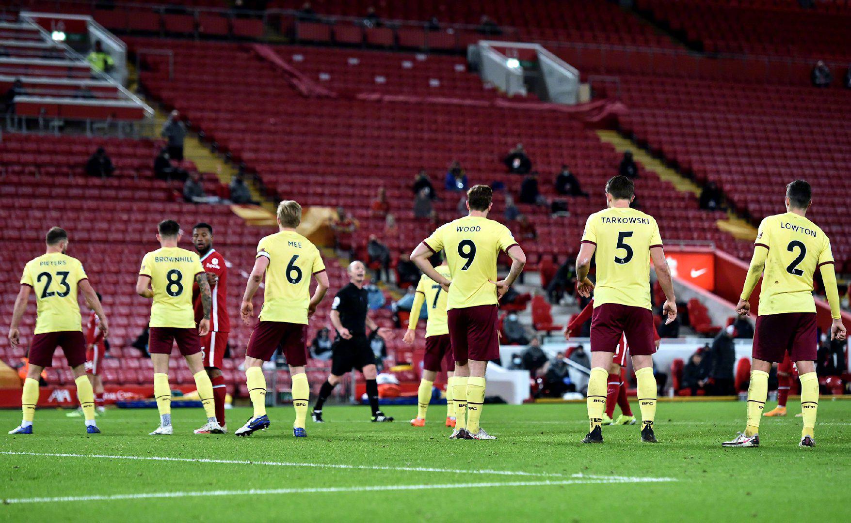 他们与西班 他们与西班